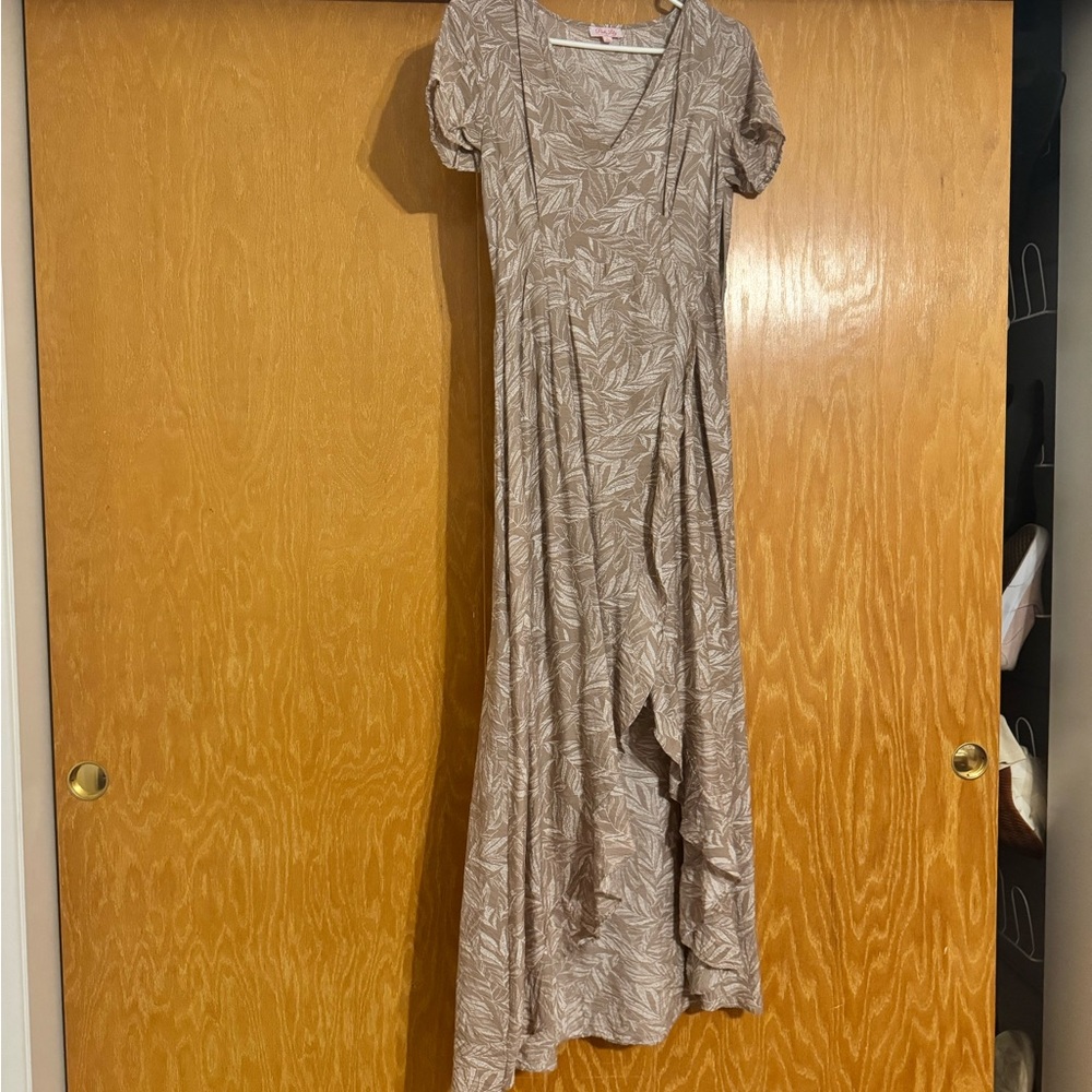 Pink Lily Gray and White High Low Sundress with Puff Sleeves